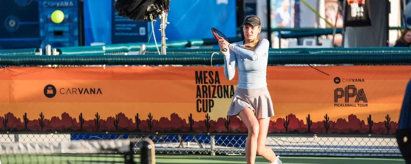 Daria Walczak returns a ball at the Mesa Arizona Cup